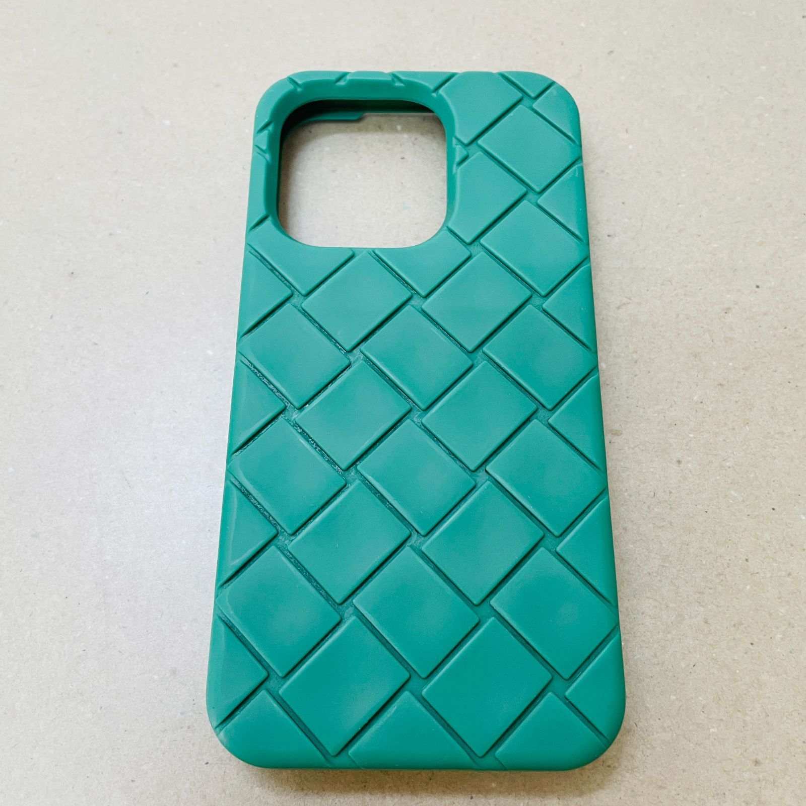 ボッテガヴェネタ iPhone14pro ケース エメラルドグリーン C2596 ボッテガヴェネタ iPhone14pro ケース エメラルドグリーン C2596