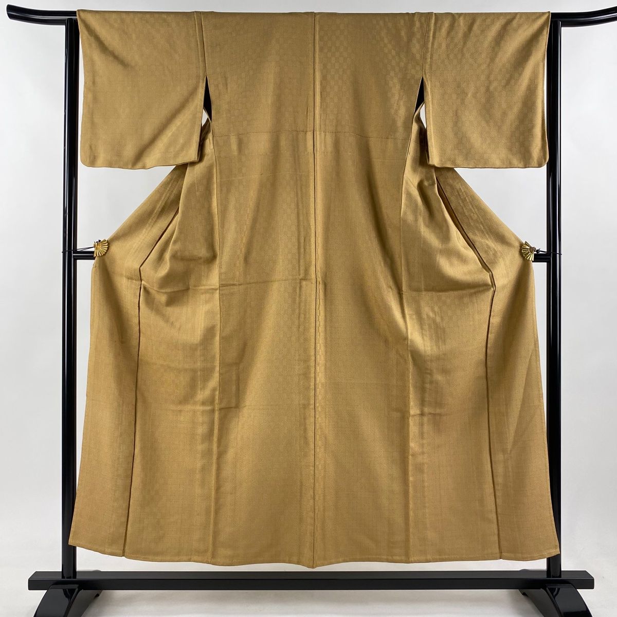 紬 身丈153cm 裄丈64cm M 単衣 薄茶色 正絹 逸品 【中古】 - メルカリ
