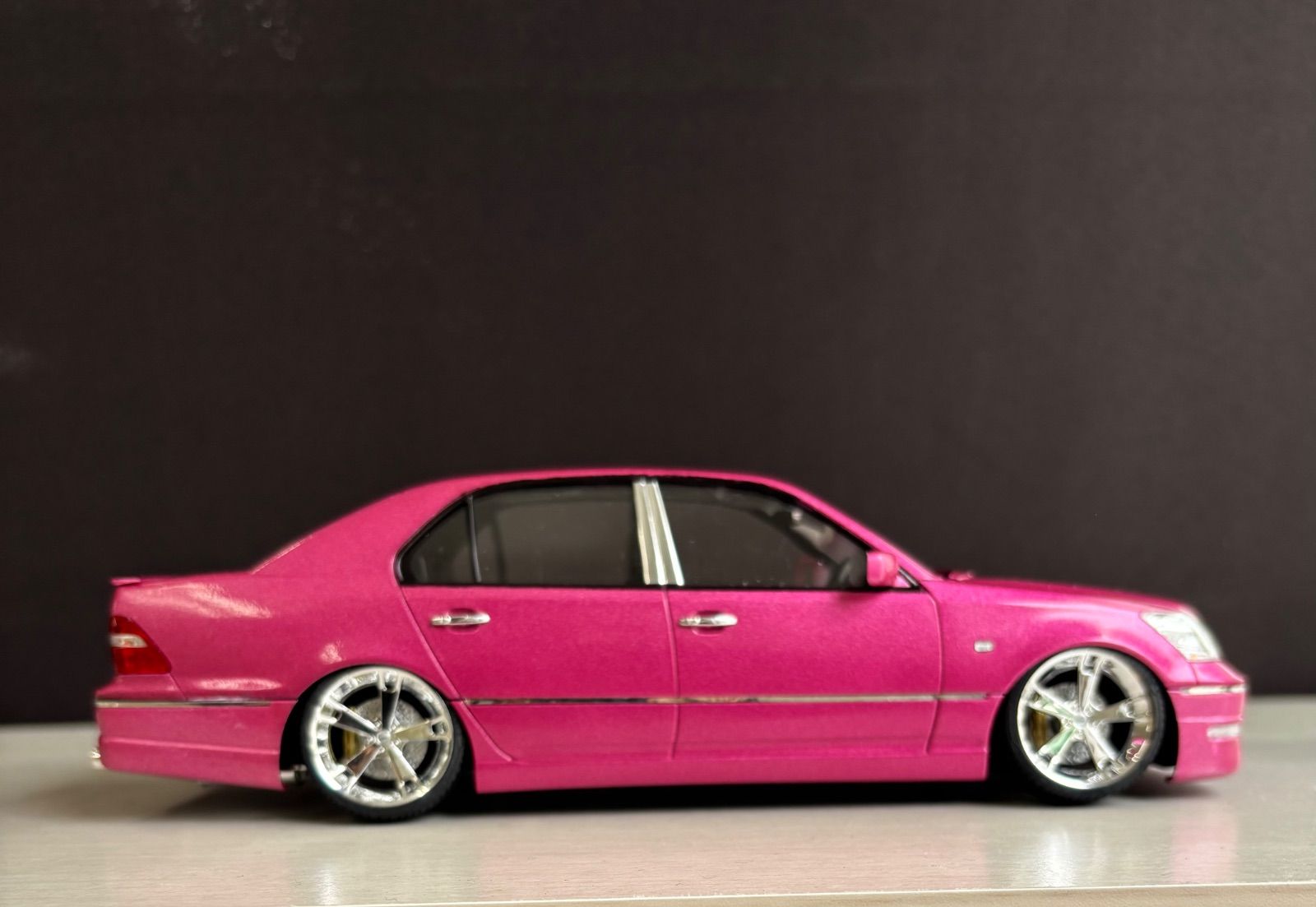 アオシマ プラモデル 1/24 31セルシオ 完成品 1/24 トヨタ UCF31 セルシオ '05｜株式会社 青島文化教材社