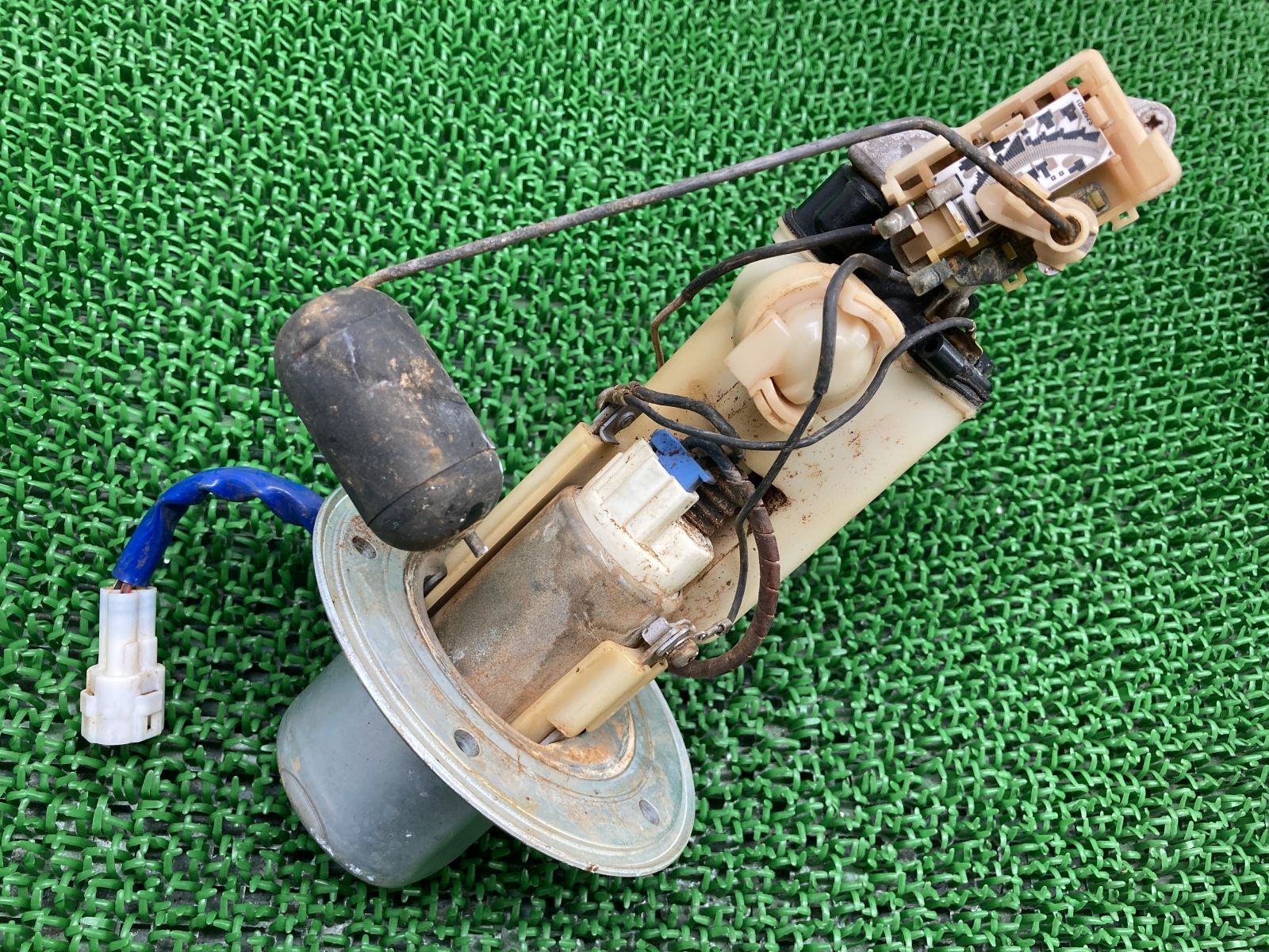 スズキ　SUZUKI 純正　フューエルポンプASSY　15110-76G00 スズキSUZUKI 純正フューエルポンプASSY15110-76G00ソファベッド