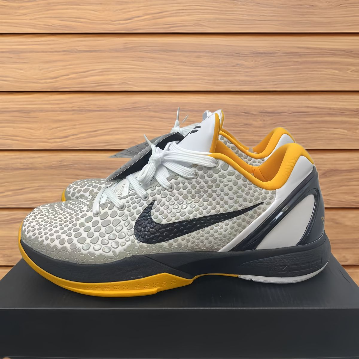 新品未使用ナイキ Nike Zoom Kobe 6 Del Sol  スニーカー