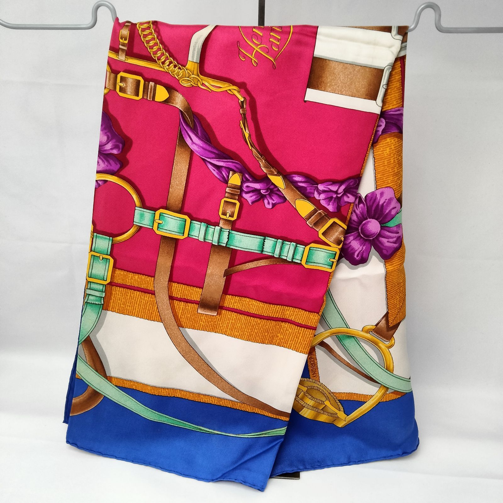 HERMÈS シルクスカーフ 青・赤