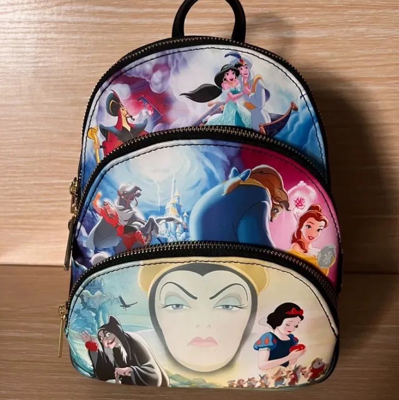 新品 loungefly ラウンジフライDisney ディズニー  mini バックパック