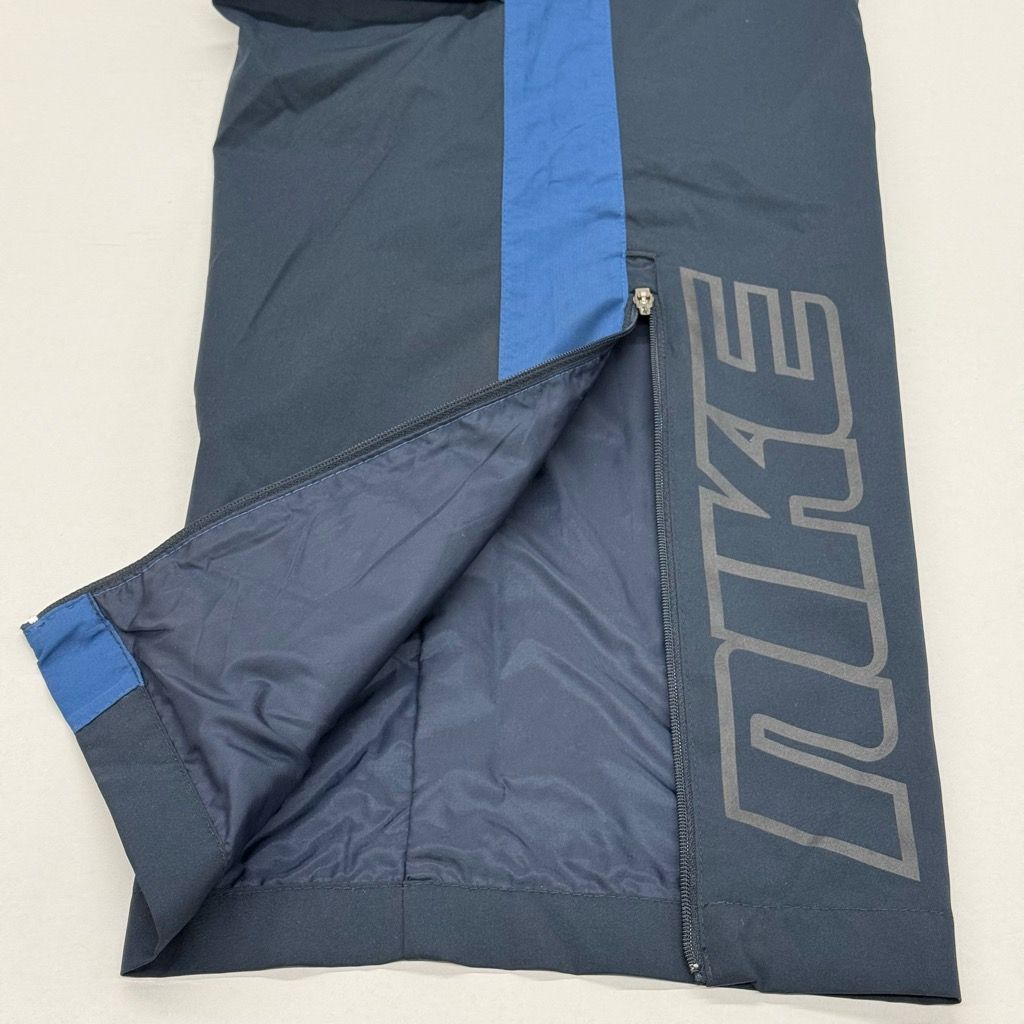 00s Nike サイドライン　トラックパンツ　ナイロンパンツ　パンツ　カーキ NIKE - 00s Y2K NIKE ナイキ ナイロントラックパンツ カーキ