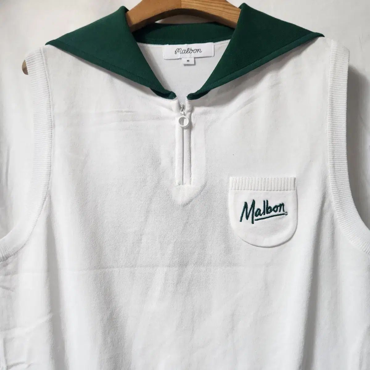 マルボン ゴルフ Malbon ホワイト ノースリーブ ベストとパンツセット マルボン ゴルフ Malbon ホワイト ノースリーブ ベストとパンツ