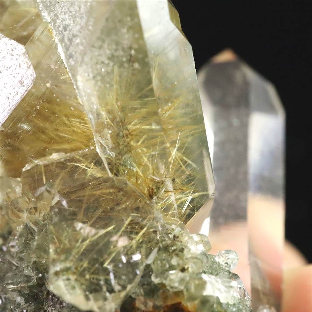 ルチルクォーツ　ヒマラヤ水晶　マニハール産　水晶クラスター　天然石ゴールドルチル マニハール産ヒマラヤ水晶では珍しい丸玉/希少なルチル入りの70