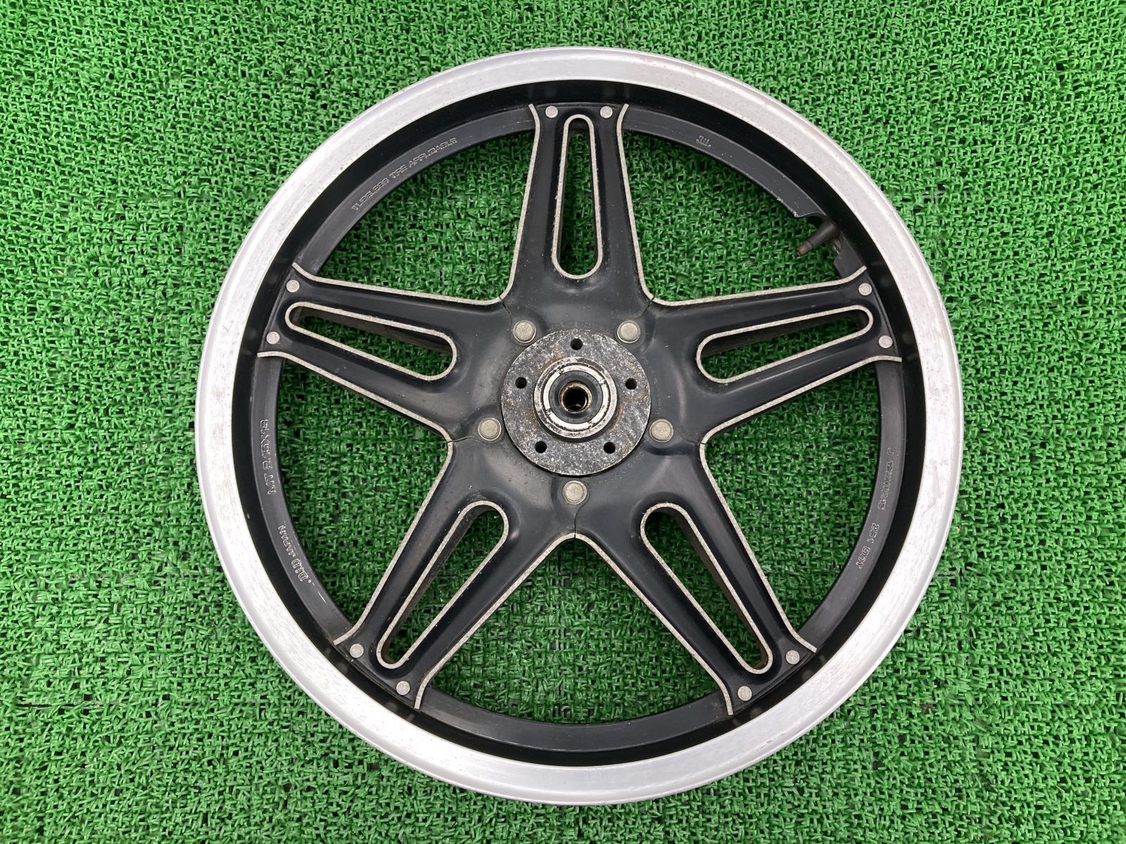 GL1100 純正 フロントホイール 裏コム 人気 18インチ ワイド化 CB750F