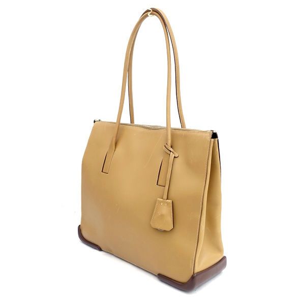 ショップ PRADA / プラダ □ショルダーバッグ レザー ベージュ ショップ PRADA / プラダ □ショルダーバッグ レザー ベージュ