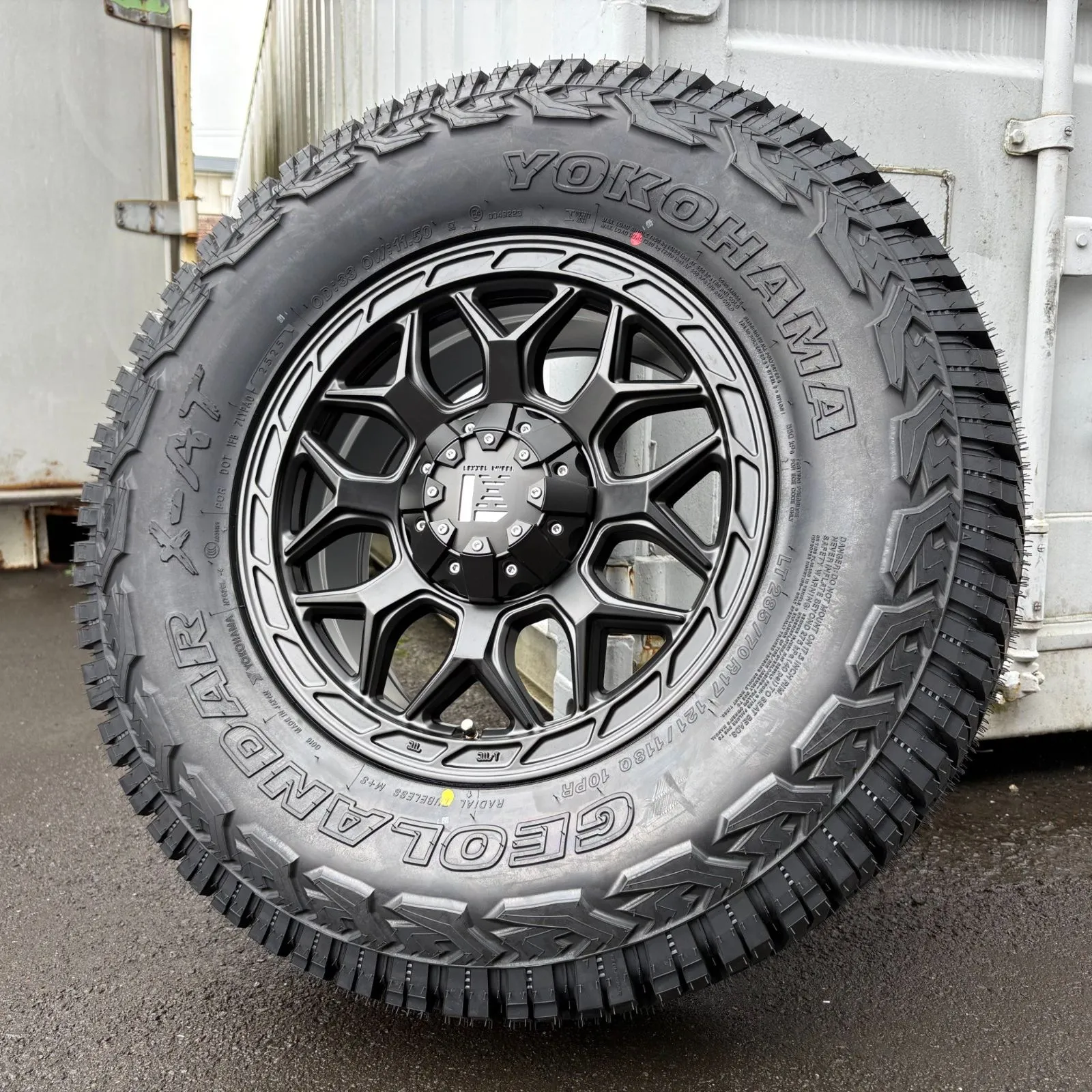 2025年最新】285/70r17 ジオランダーの人気アイテム - メルカリ