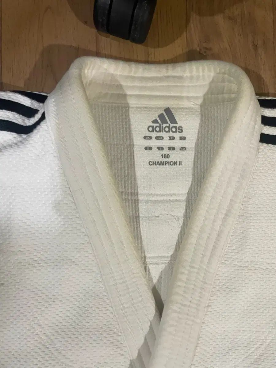 adidas アディダス