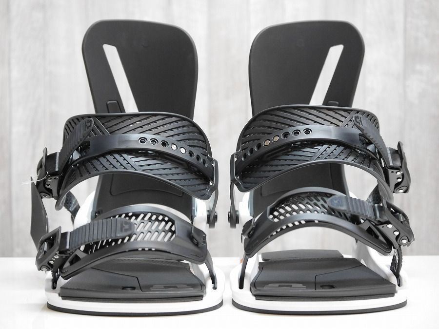 26 UNION ATLAS - WHITE ORANGE Mサイズ 保証付 スノーボード バインディング