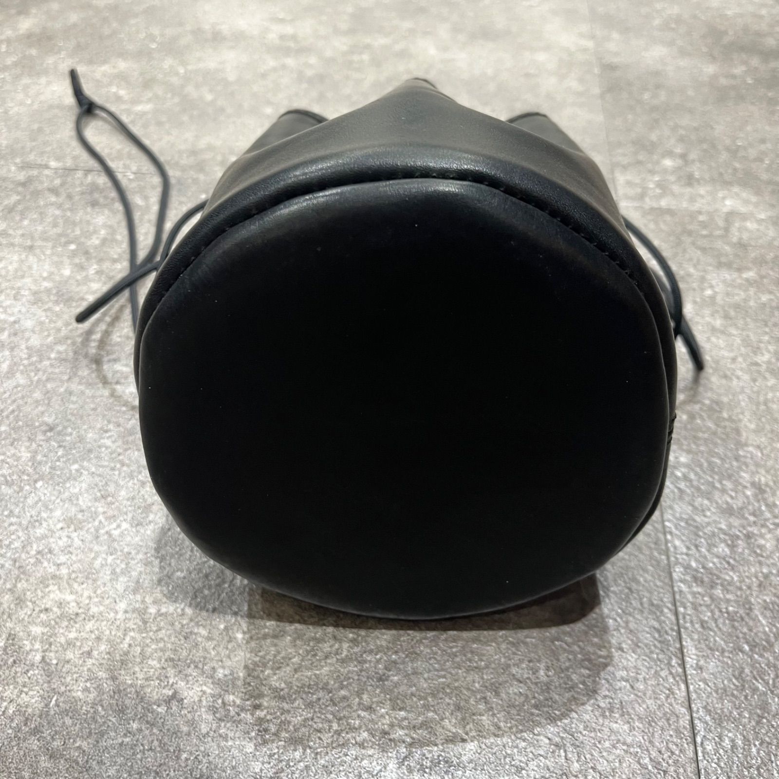 COOTIE Leather Bucket Bag レザー バケット バッグ 巾着 COOTIE Leather Bucket Bag レザー バケット バッグ 巾着