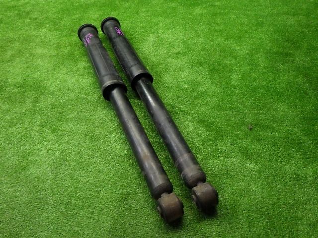 アクア リアショック左右 NHP10 48530-52L60 トヨタ 250902226 アクア