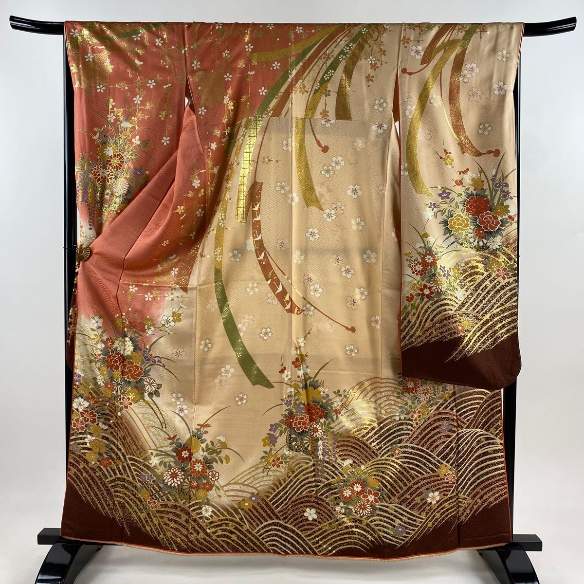 振袖 身丈163.5cm 裄丈67cm M 袷 やまと 落款 花車 波 金糸 金彩 ピンク 正絹 秀品