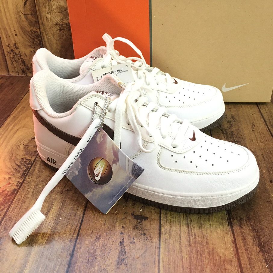 ナイキ エア フォース 1 LOW レトロ Color of the Month NIKE（ナイキ）の「NIKE AIR FORCE 1 LOW RETRO Color of the