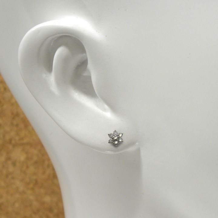 ダイヤモンド ピアス ホワイトゴールド フラワー K14WG D0.15ct/0.15ct 