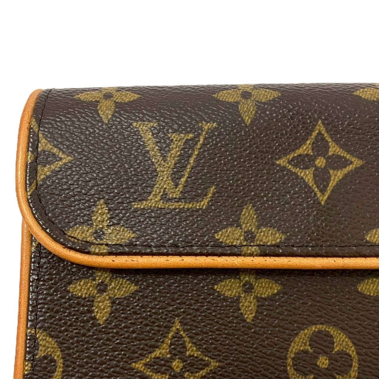 M51855 ボディバッグ