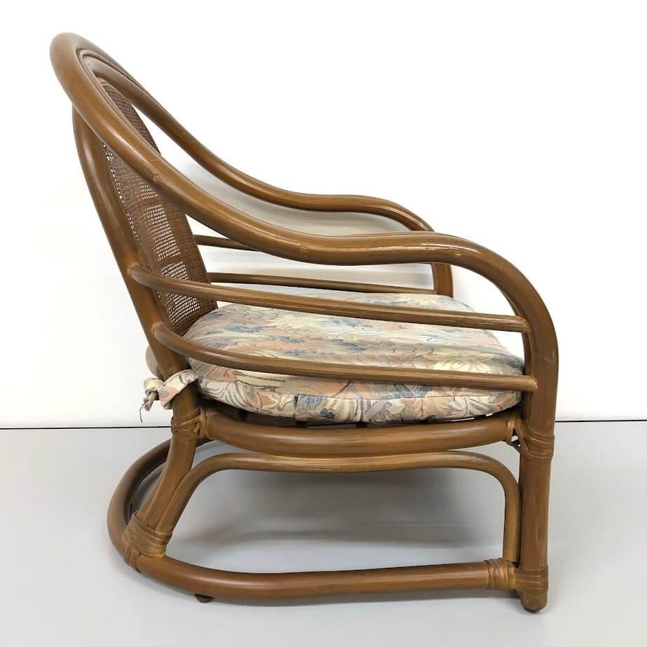 ss8010 【中古】 ラタン アームチェア 肘掛け付 茶 籐製 ローチェア 花