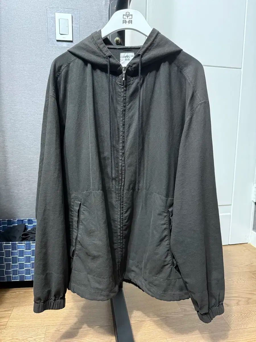 2 礼儀正しい ハウスパーカー チャコールグレー