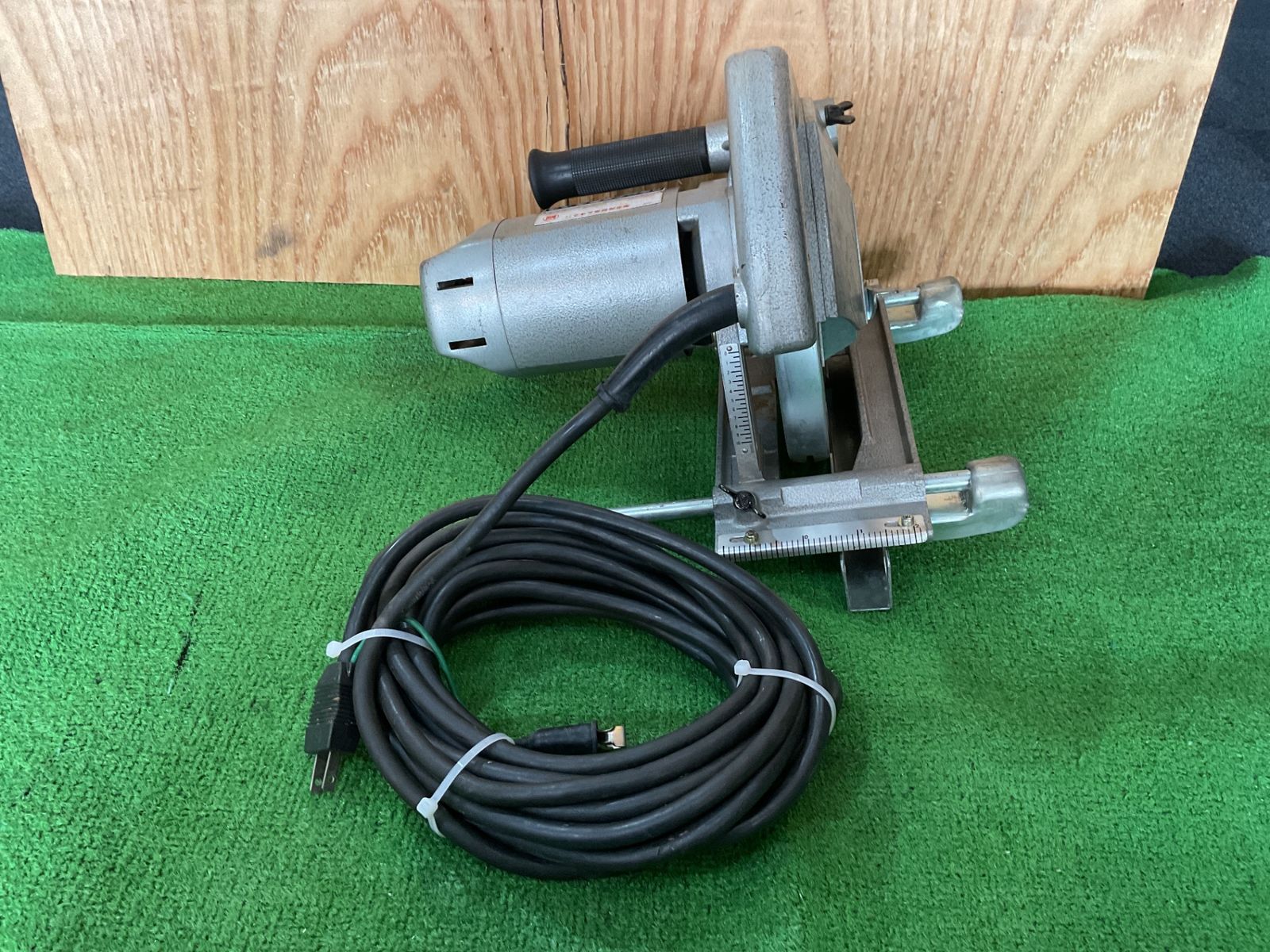 マキタ 3501 電気ミゾキリ ※付属品・木箱有 現状品(ク-197 マキタ 3501 電気ミゾキリ ※付属品・木箱有 現状品(ク-197
