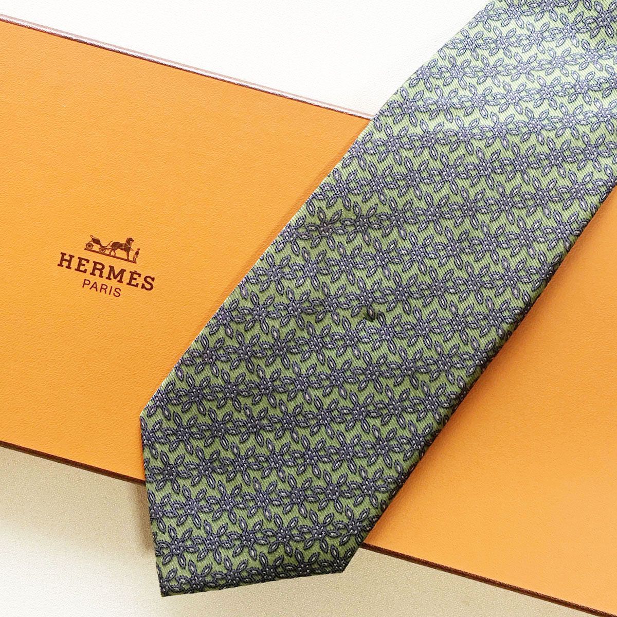 未使用級 エルメス HERMES ネクタイ シルク100% フランス製 グリーン 美品 エルメス HERMES ネクタイ シルク100% フランス製 グリーン