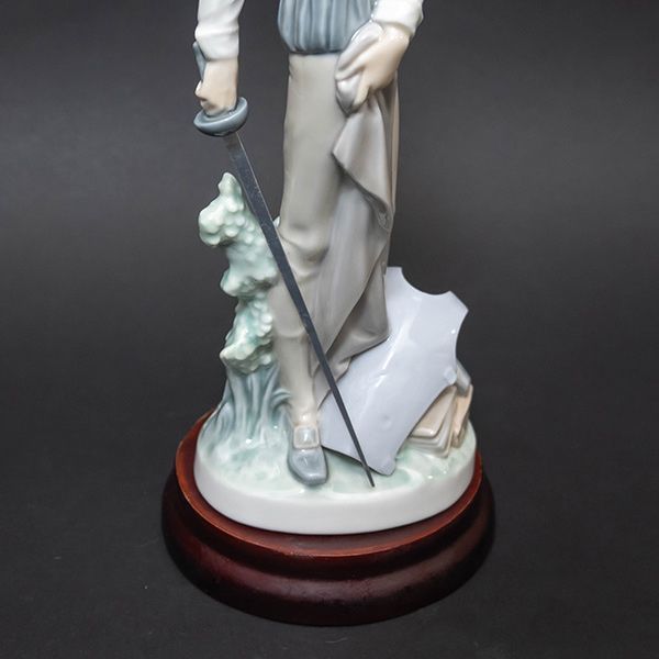 リヤドロ LLADRO フィギュリン 剣を持つドン・キホーテリアドロl531