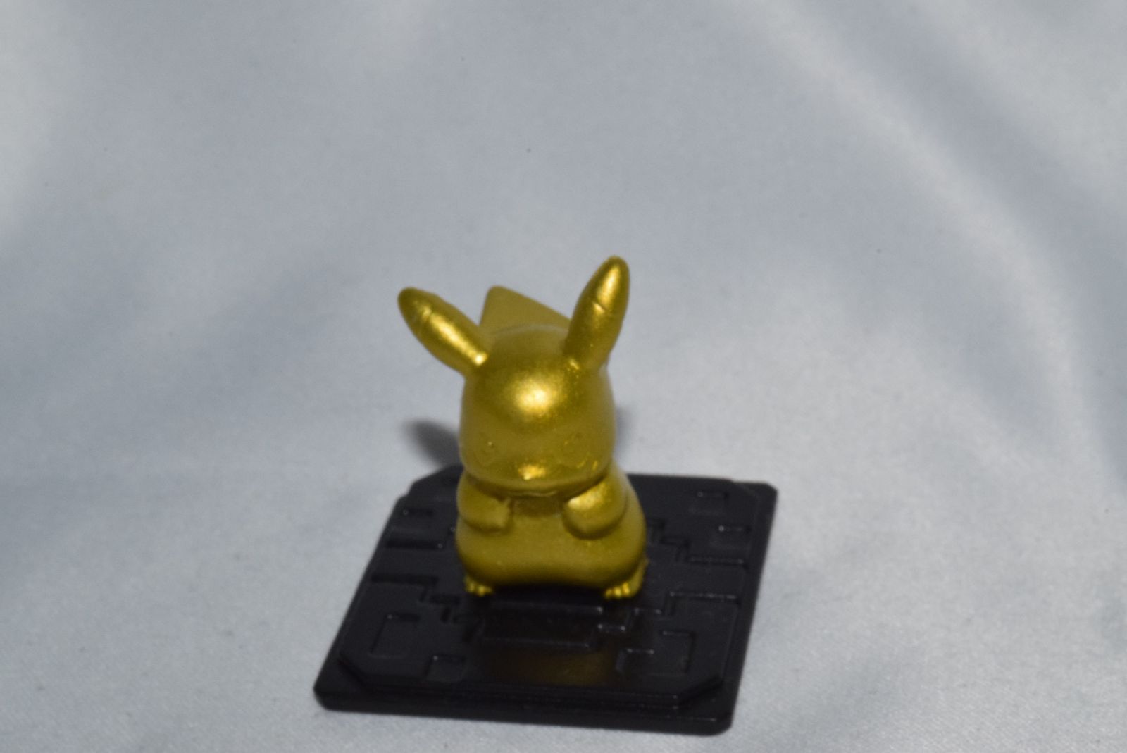 ピカチュウ ゴールド モンコレGET フィギュア ポケモン