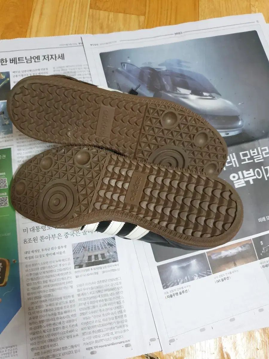  アディダサンバ ヴィーガン 黒 白 260 げ その他 靴