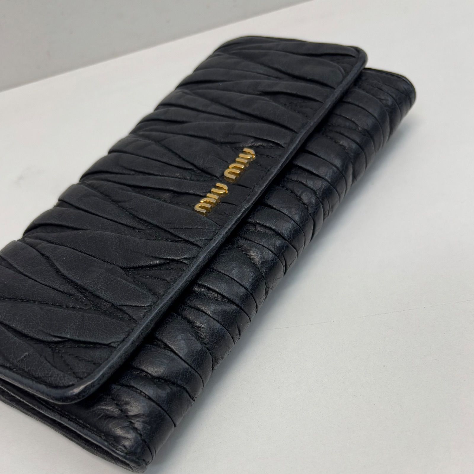▪️miu miu ミュウミュウ 長財布 財布 マテラッセ レザー ブラック 黒  