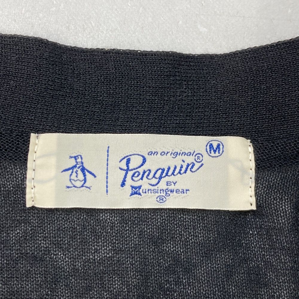 サイズ：M PENGUIN  ペンギン by Munsing wear ×Clubhaus 半袖 ニットカーディガン  ブラック系 [240101489827] ゴルフウェア メンズ ストスト サイズ：M PENGUIN ペンギン by Munsing wear ×Clubhaus 半袖