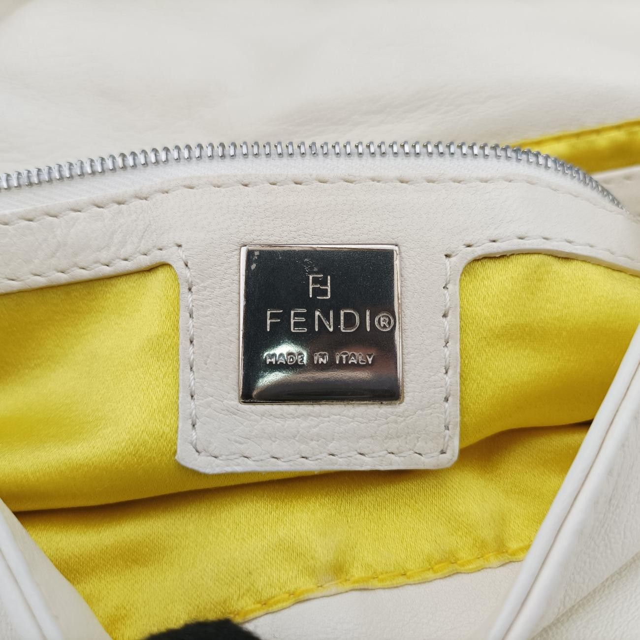 フェンディFendiマンマバケットホワイトラムスキン264242579-26424-008