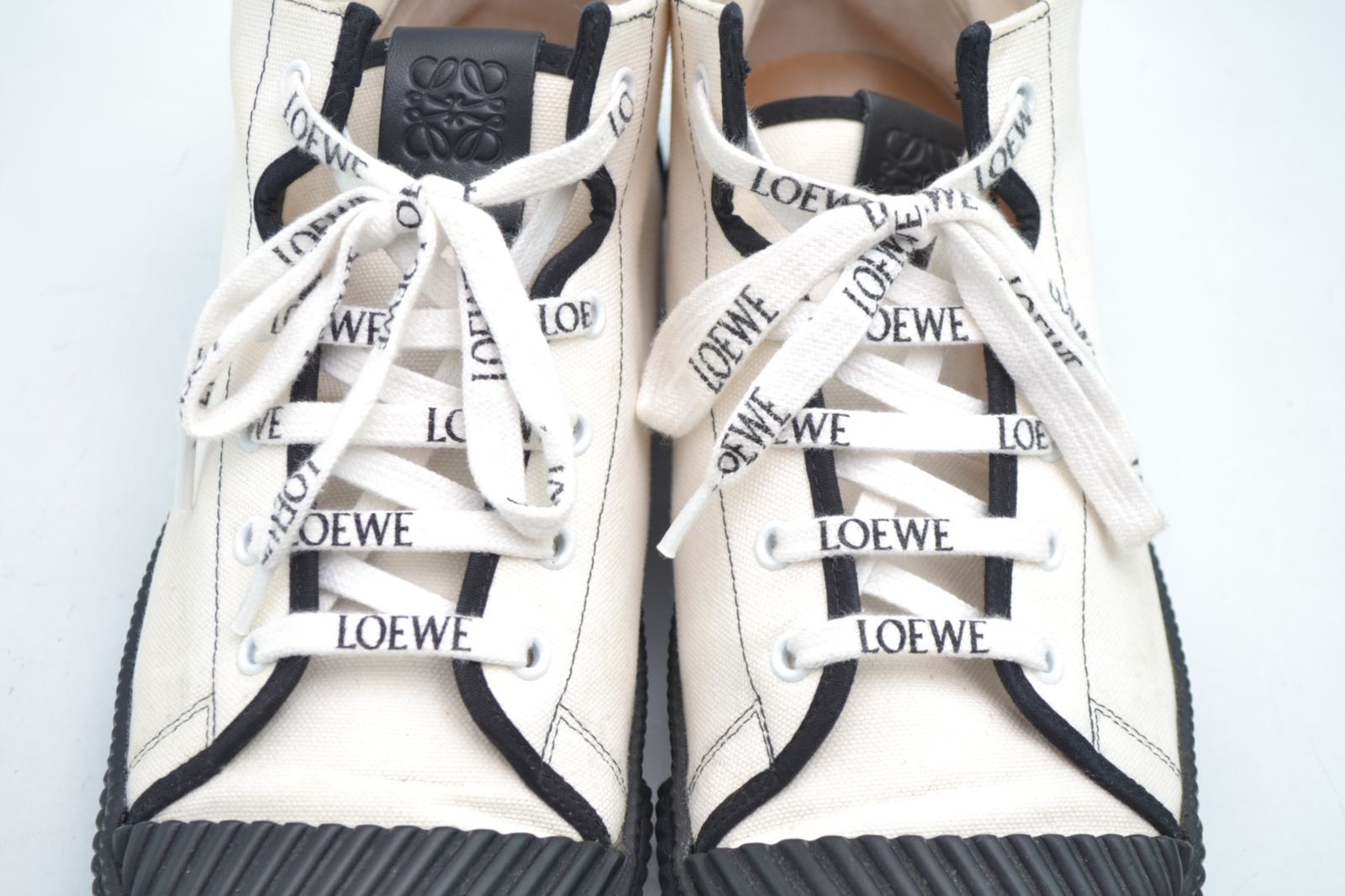 ラストチャンス【LOEWE】キャンバス カーフ スニーカー LOEWE × On コラボスニーカー第2弾が国内10月13日より発売