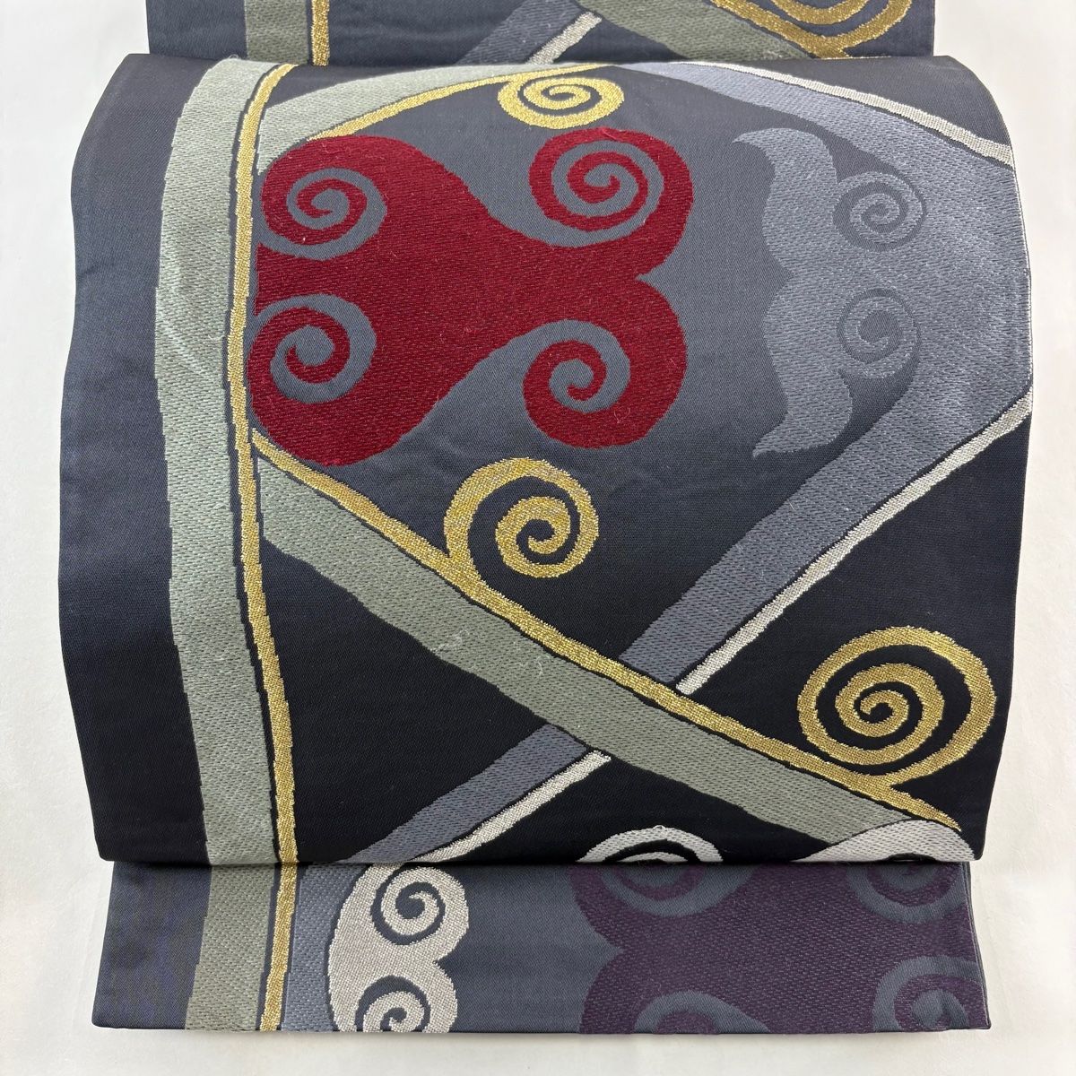c-1130　袋帯　六通　幾何学模様 袋帯 秀品 幾何学模様 刺繍 金銀糸 墨色 六通 正絹 【中古