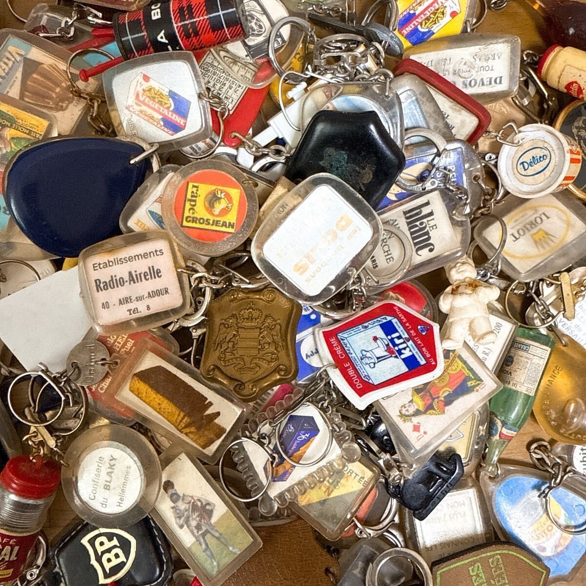 ヴィンテージ フレンチ まとめ売り 100個セット フレンチキーホルダー