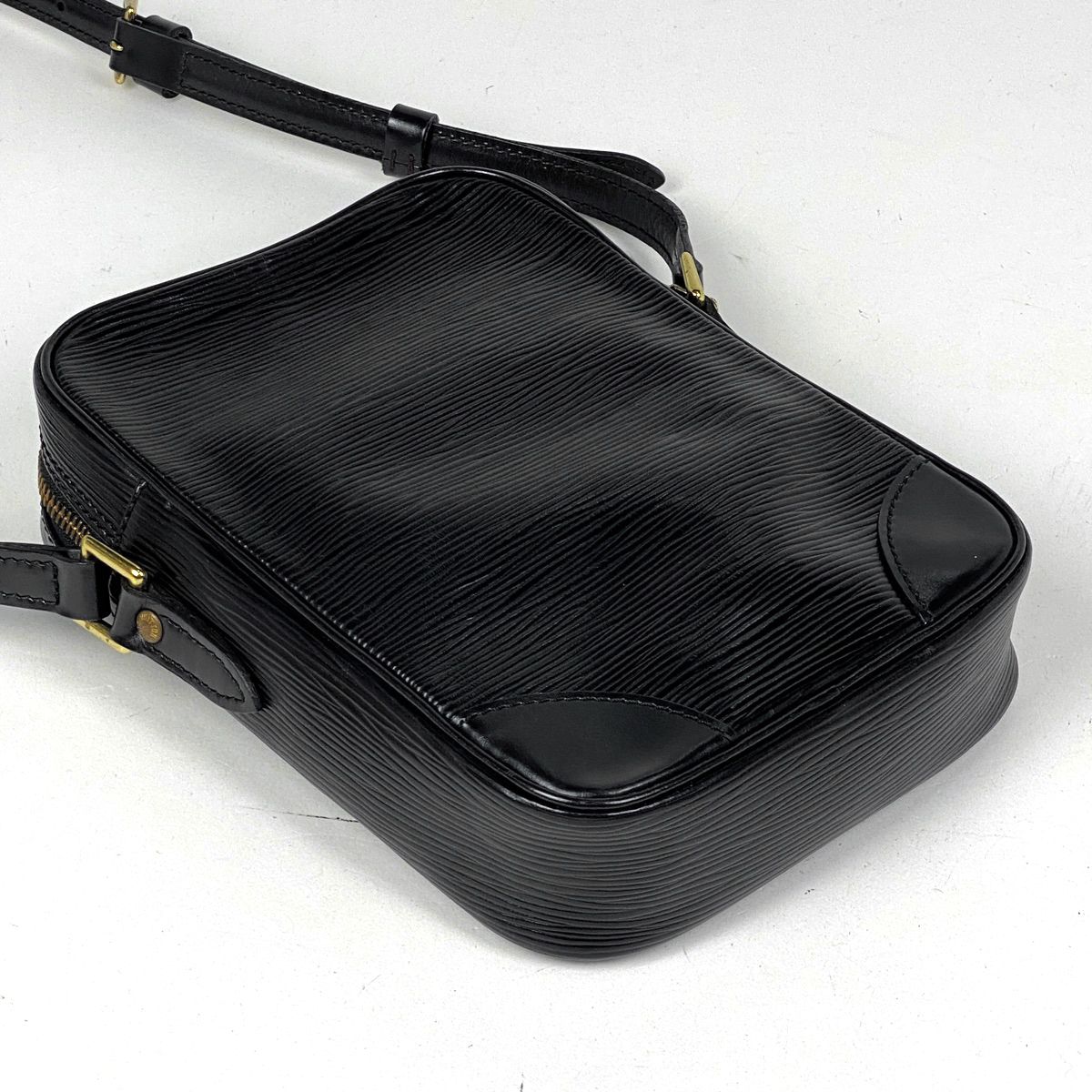 ルイ・ヴィトン Louis Vuitton ダヌーブ 斜め掛け ショルダーバッグ