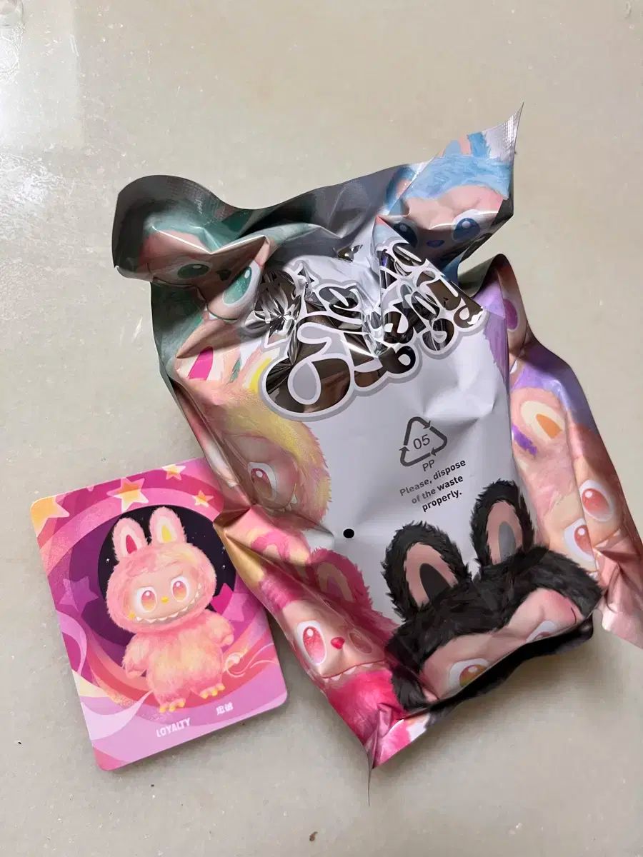 Labubu(ラブブ） ハイライト loyalty ロイヤリティ 忠実な 未開封