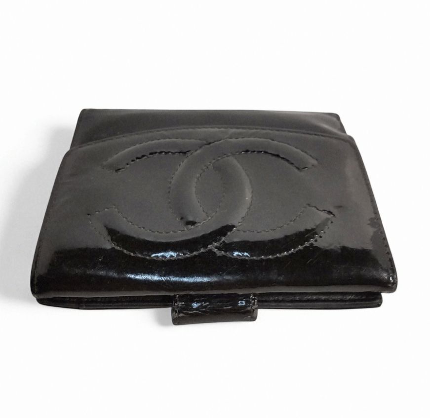 USED中古品】 CHANEL シャネル ジャンク品 パテントレザー 3つ折り財布