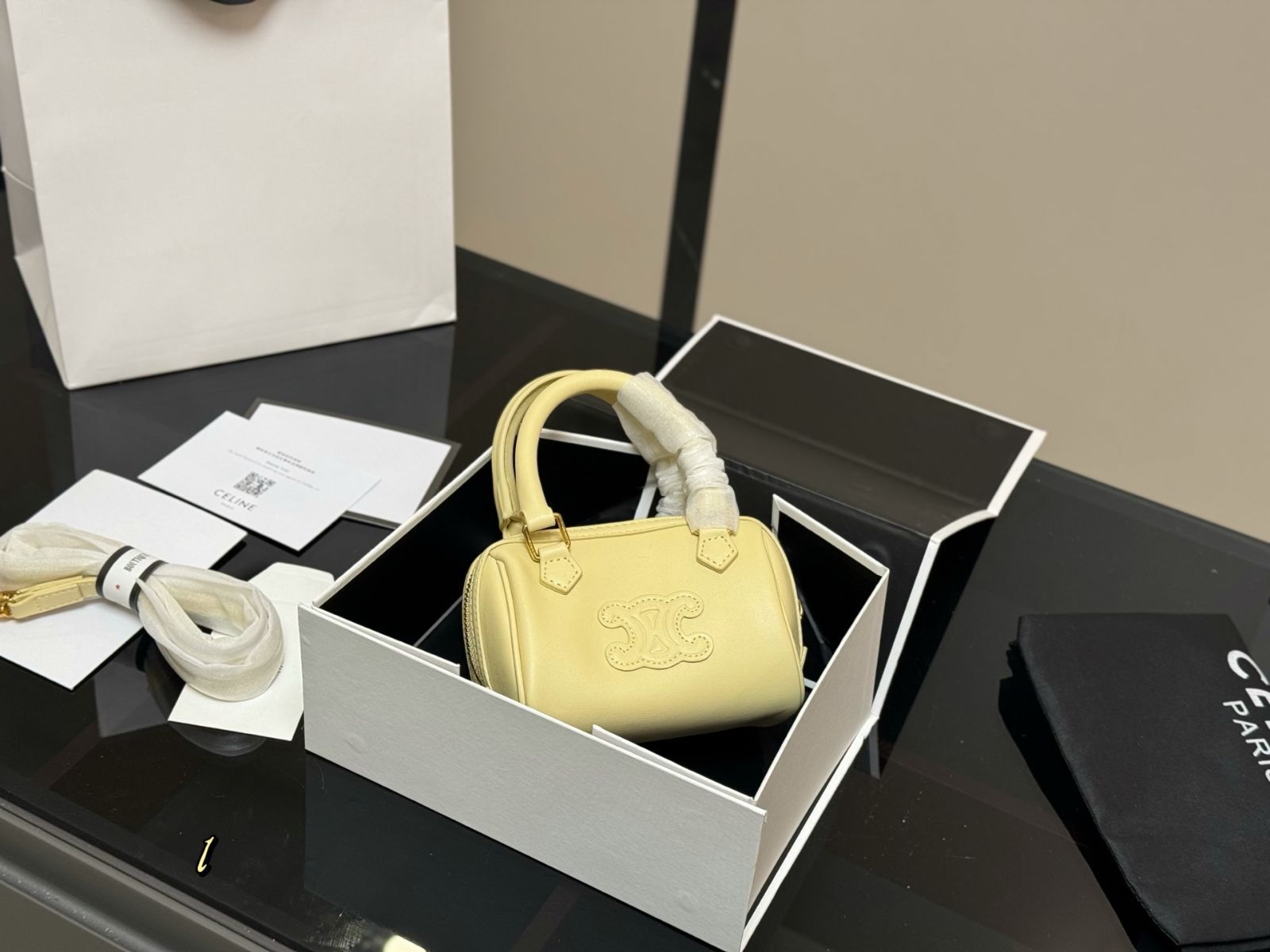 今日特価】Celine Pillow Bag セリーヌ ピロー バッグ - メルカリ