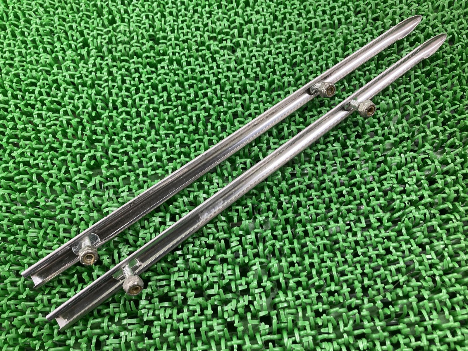 FLSTC1340 フロントフェンダーモール 左右 ハーレー 純正 中古 バイク