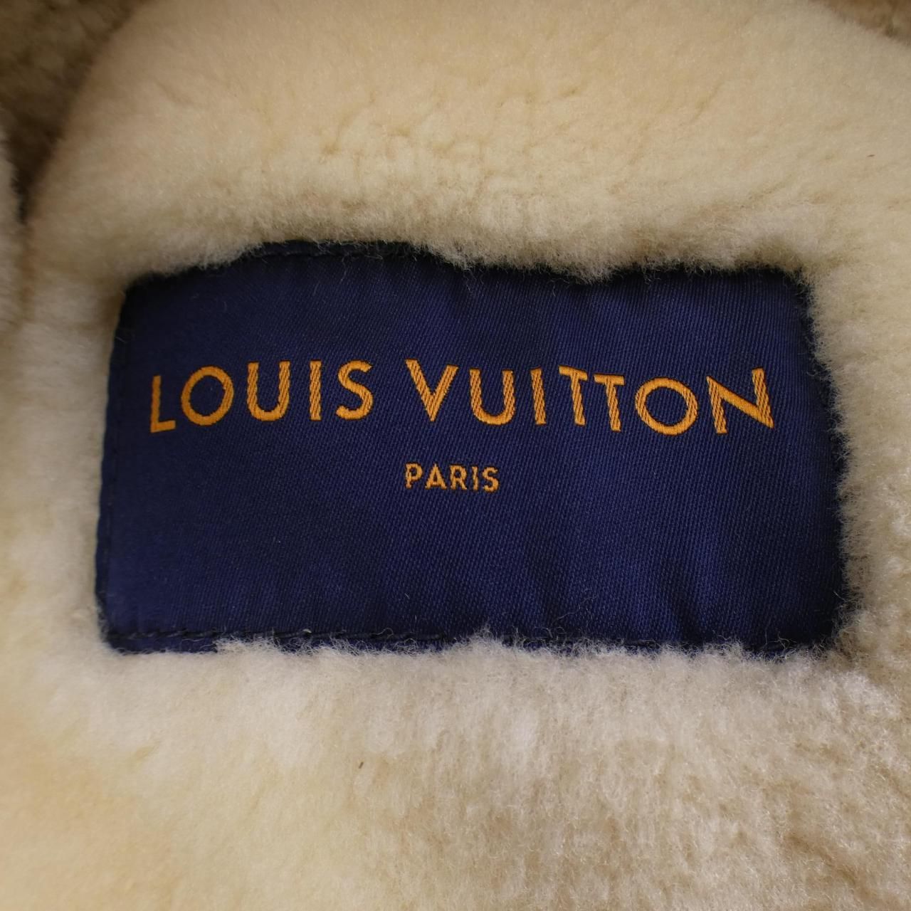 ルイヴィトン LOUIS VUITTON ムートンジャケット - メルカリ