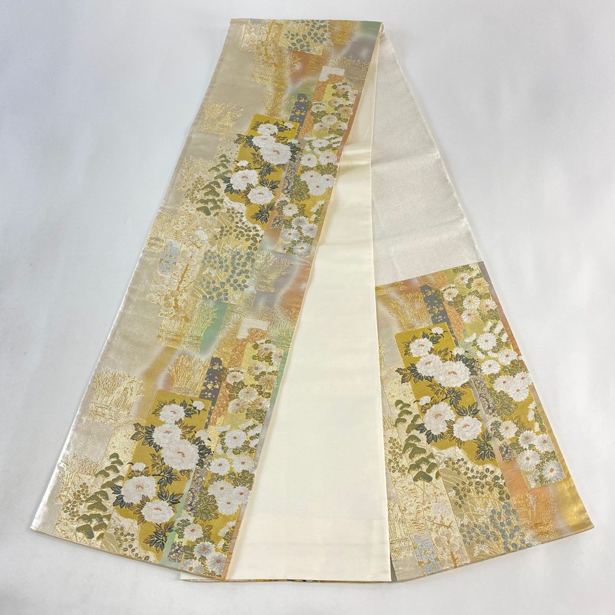 袋帯 秀品 短冊 草花 金銀糸 箔 ベージュ 六通 正絹 【中古】 - メルカリ 