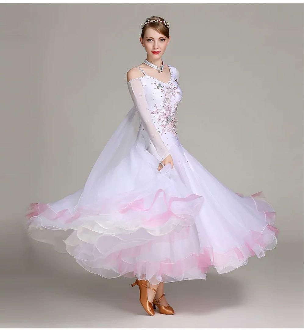 ストーン付きスタンダードドレス！競技会やデモ、発表会で大注目の