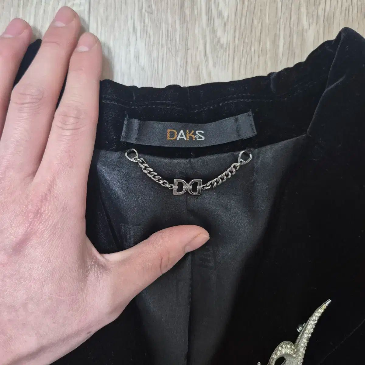 DAKS