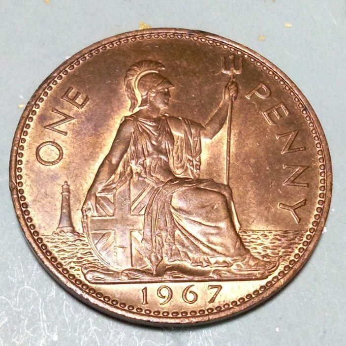 エリザベス2世　ヤングヤング肖像　イギリス　1ペニー　銅貨　(1967年発行)　未使用に近い　美品