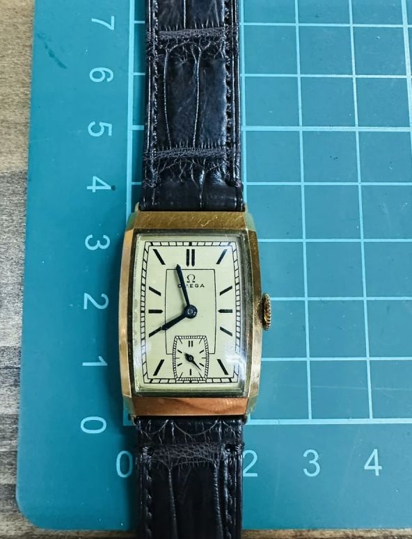 オメガ アンティーク アナログ手巻き時計 1960年代手巻き式アンティーク時計OMEGA(オメガ)をご紹介いたし