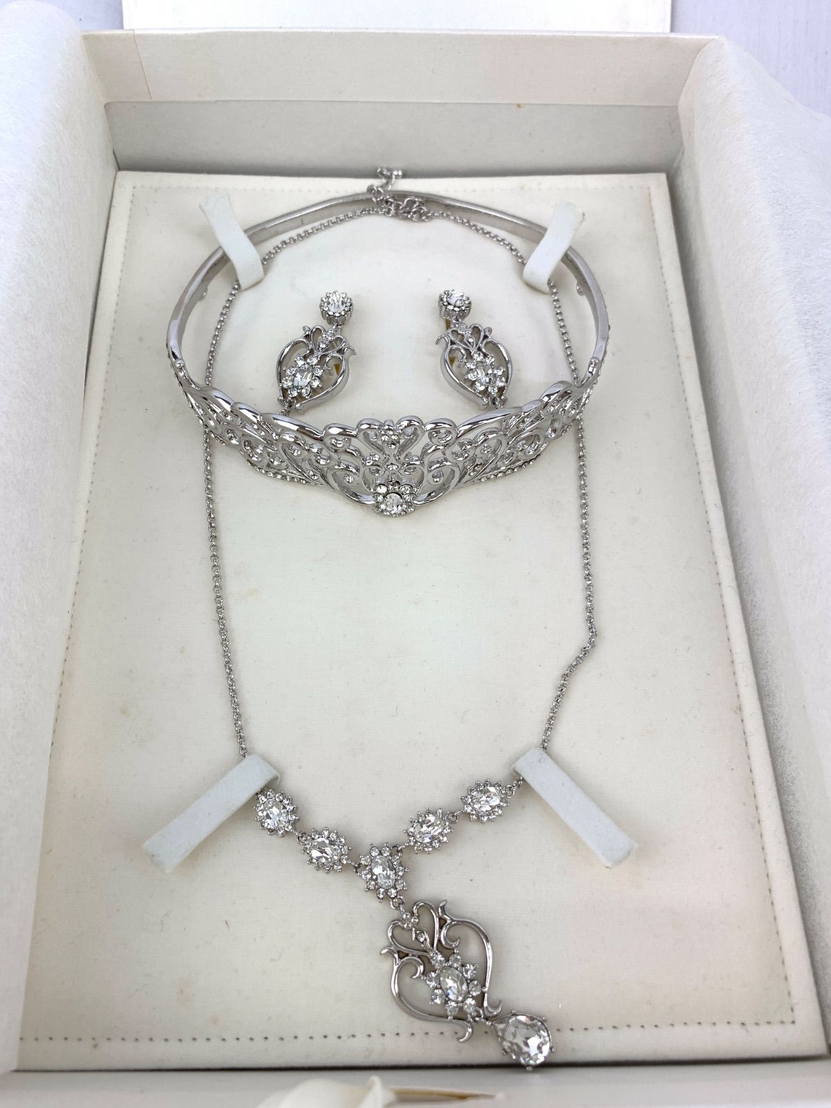 samantha tiara bridal ネックレス　イヤリング　結婚式 samantha tiara bridal ネックレス イヤリング 結婚式
