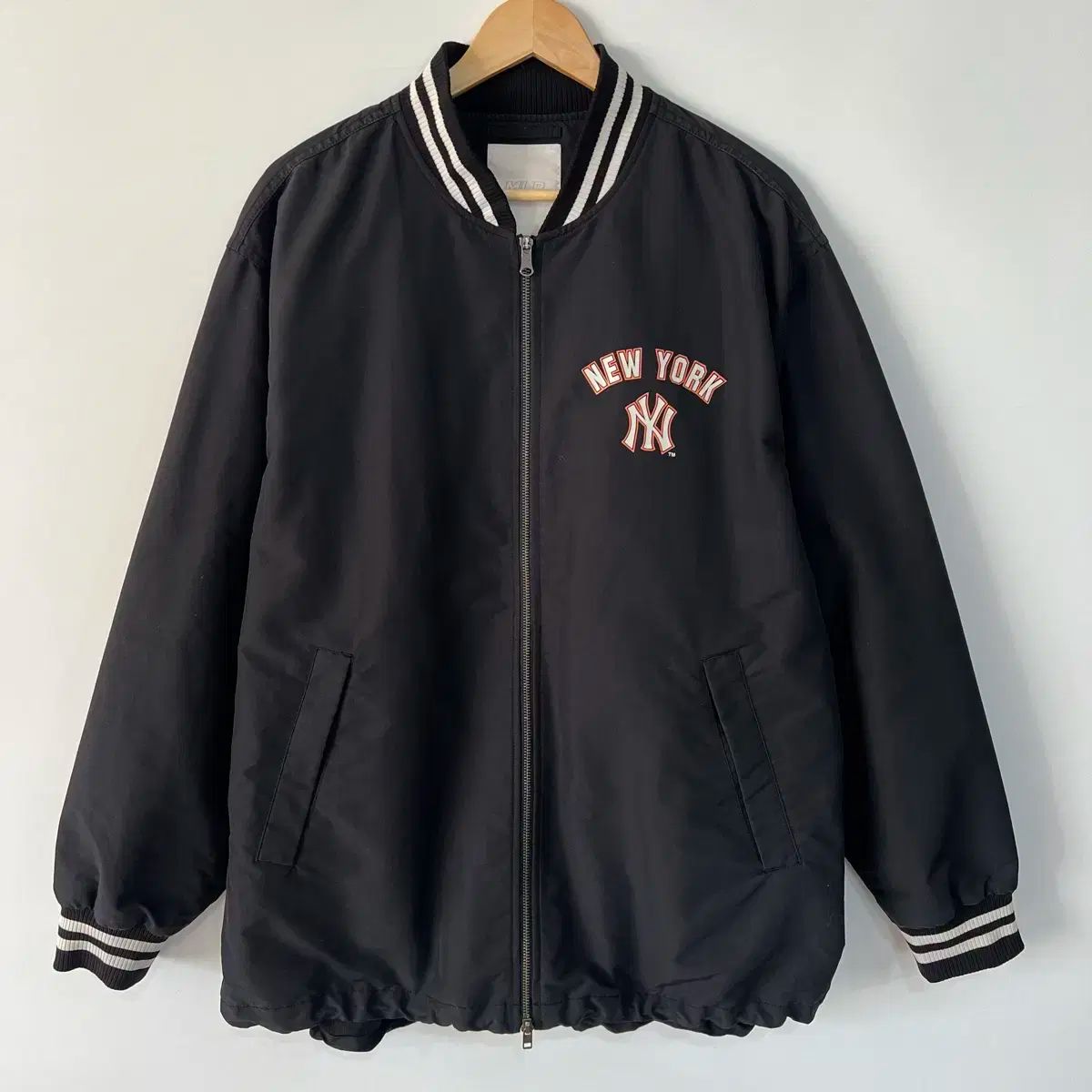 MLB ウール ベーシック 袖配色 バーシティジャケット NY (L.Blac XL MLB ヤンキース バーシティ ジャケット - メルカリ