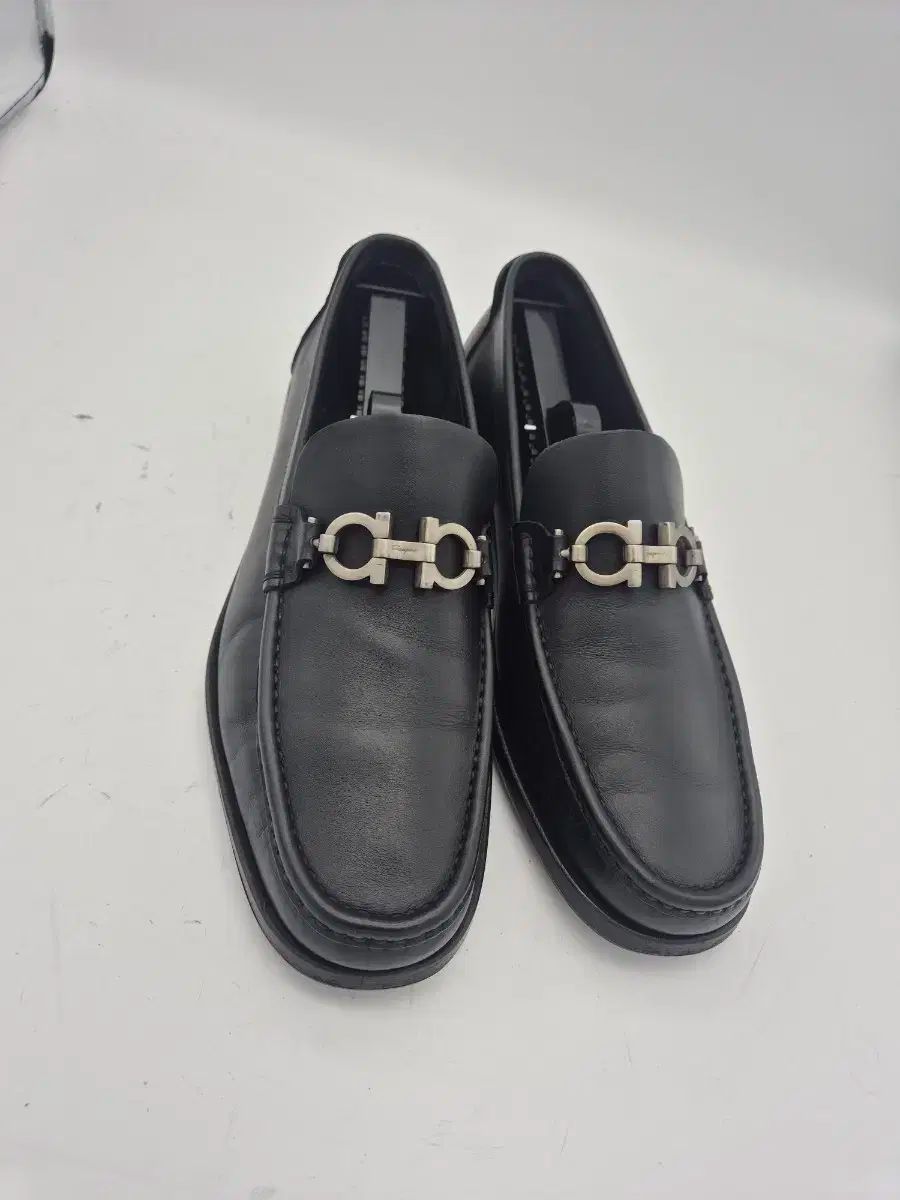 FERRAGAMO フェラガモ 黒 ガンチーニ ローファー 270 サイズ