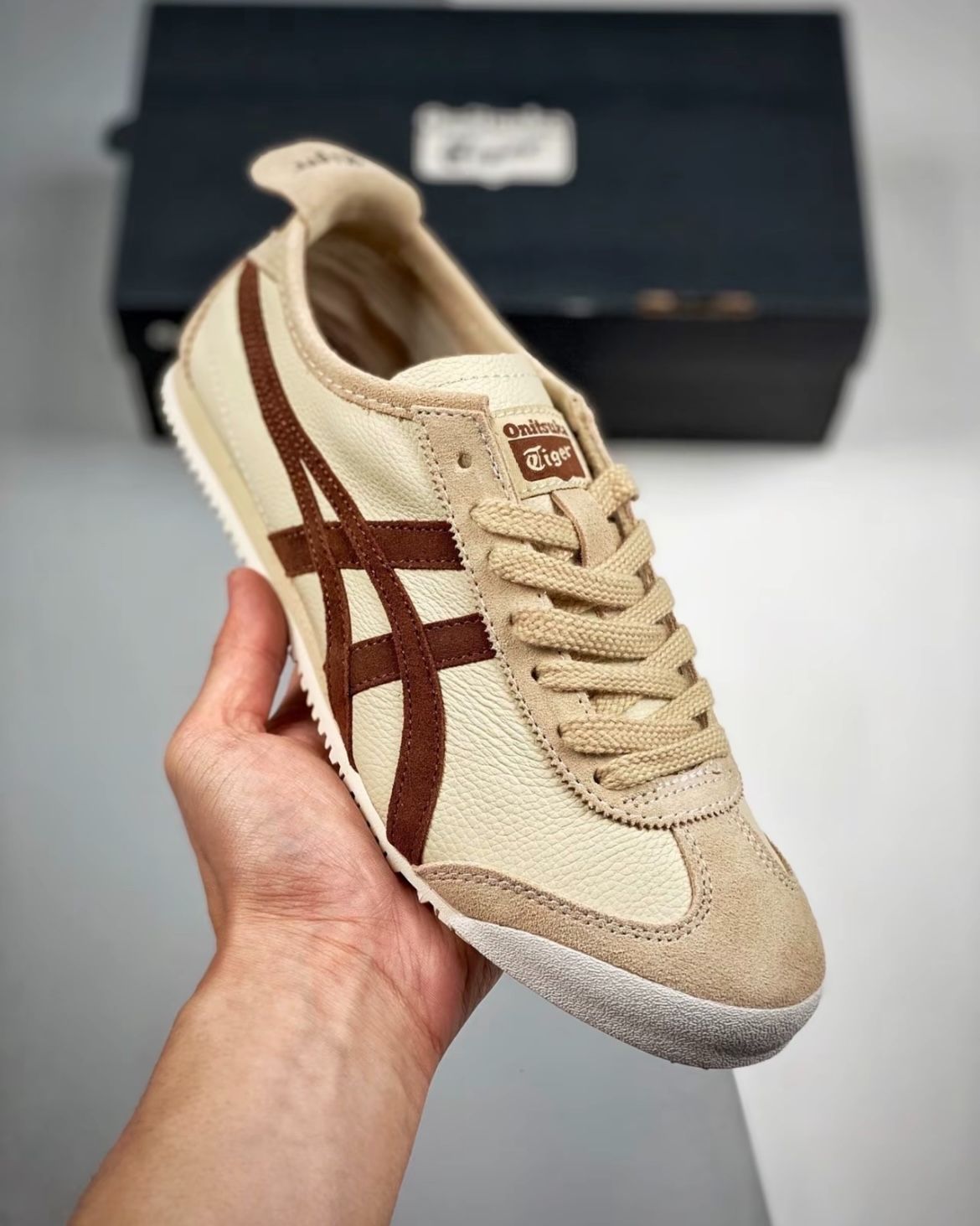 新品未使用✨　オニツカタイガー　MEXICO66　レザースニーカー　ベージュ 新品未使用 Onitsuka Tigerオニツカタイガー MEXICO 66