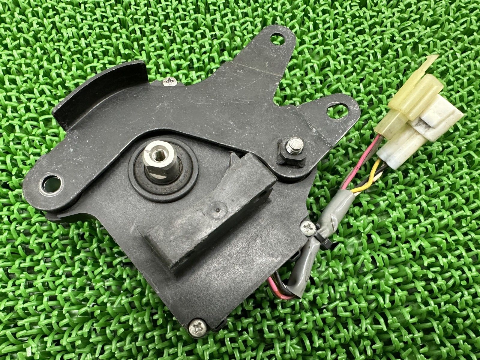 Z1000 排気バルブモーター 21174-0005 カワサキ 純正 ZRT00B エキゾーストコントローラー 排気デバイス サーボモーター 【中古】 20 Z1000 排気バルブモーター 21174-0005 カワサキ 純正 ZRT00B